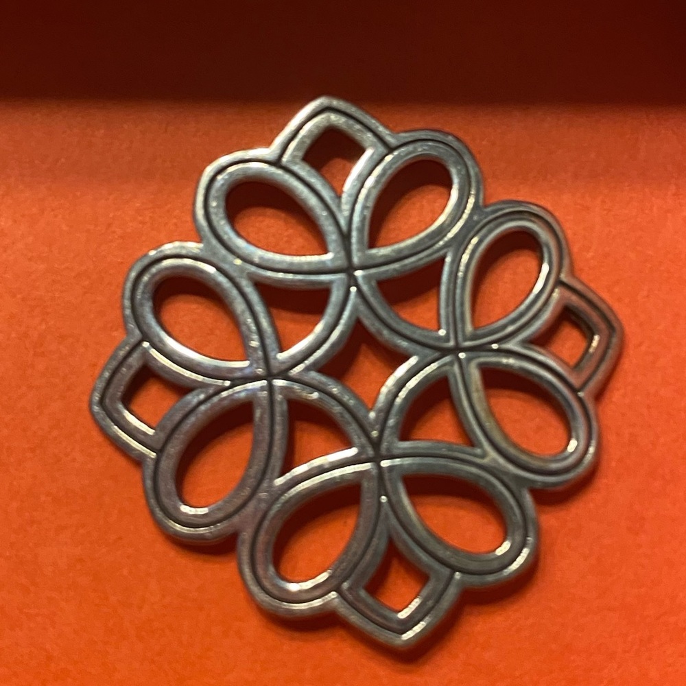 James Avery retired pendant